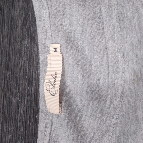 Grey and White Top​ - Picture 4 of 4